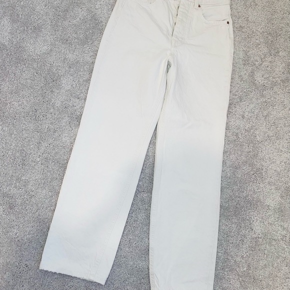 Bundles of jeans - Picture 2 of 7